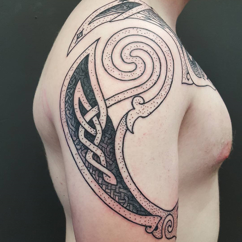 AI Art Generator: Celtic knotwork tattoo